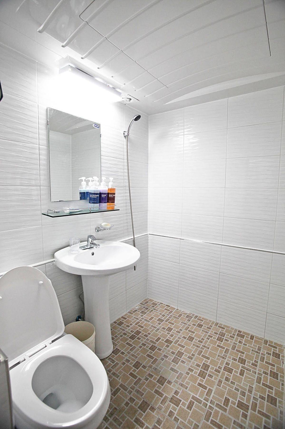 Dadam Guesthouse ヨス市 エクステリア 写真